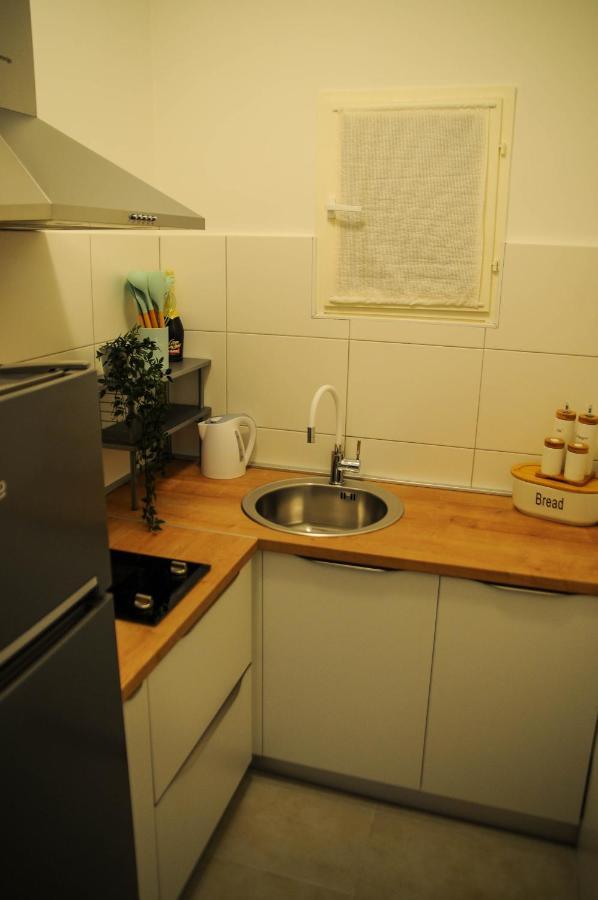 Apartman Gulliver In The Center, 10 Meters From The Sea With Private Parking In Natural Shade غاباس المظهر الخارجي الصورة