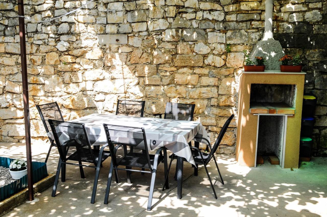 Apartman Gulliver In The Center, 10 Meters From The Sea With Private Parking In Natural Shade غاباس المظهر الخارجي الصورة