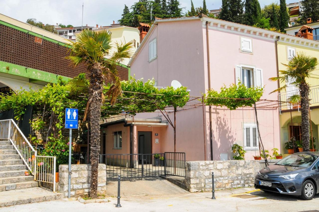 Apartman Gulliver In The Center, 10 Meters From The Sea With Private Parking In Natural Shade غاباس المظهر الخارجي الصورة